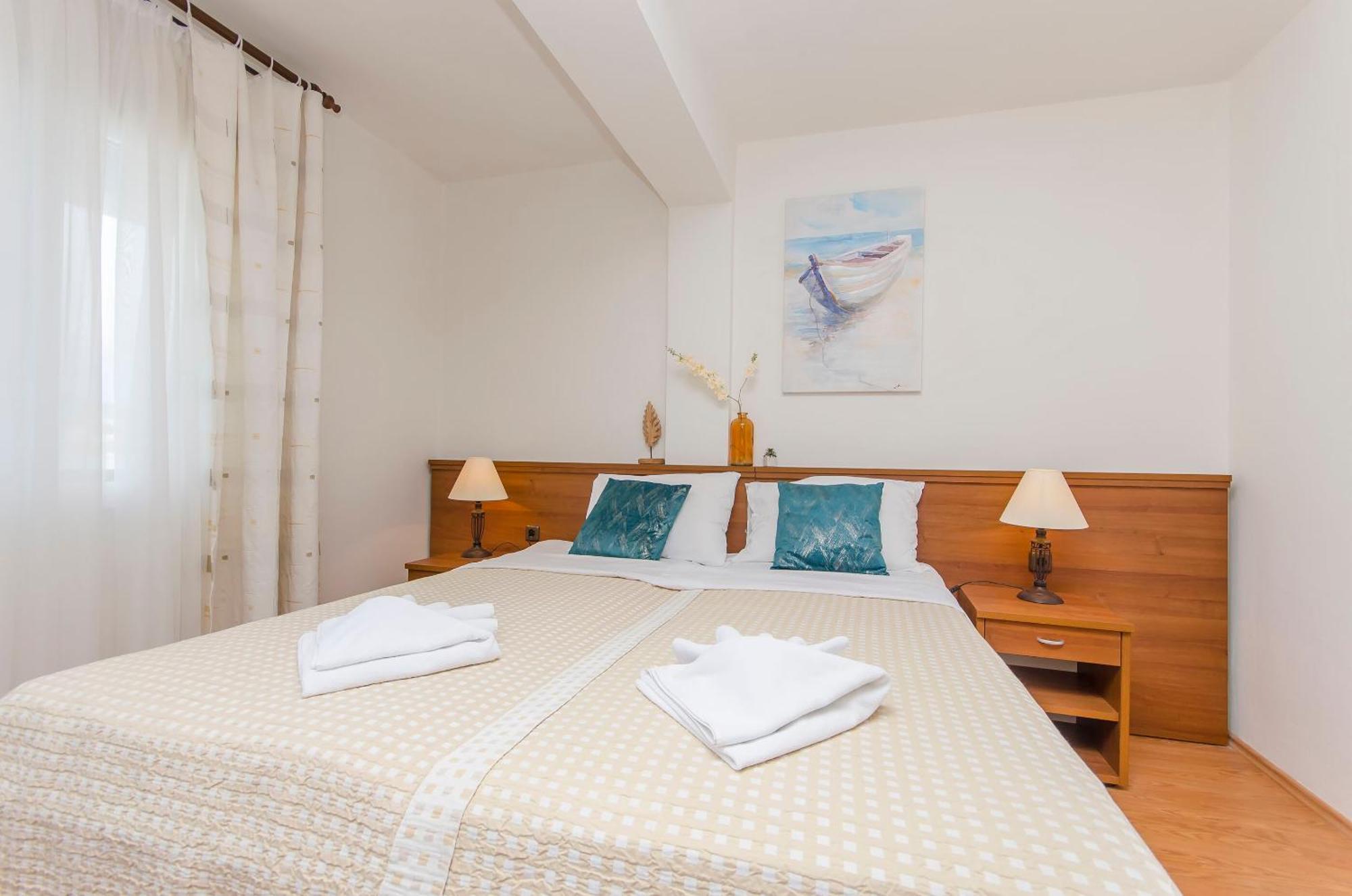 House Hotel Plava Laguna Tisno Exterior photo