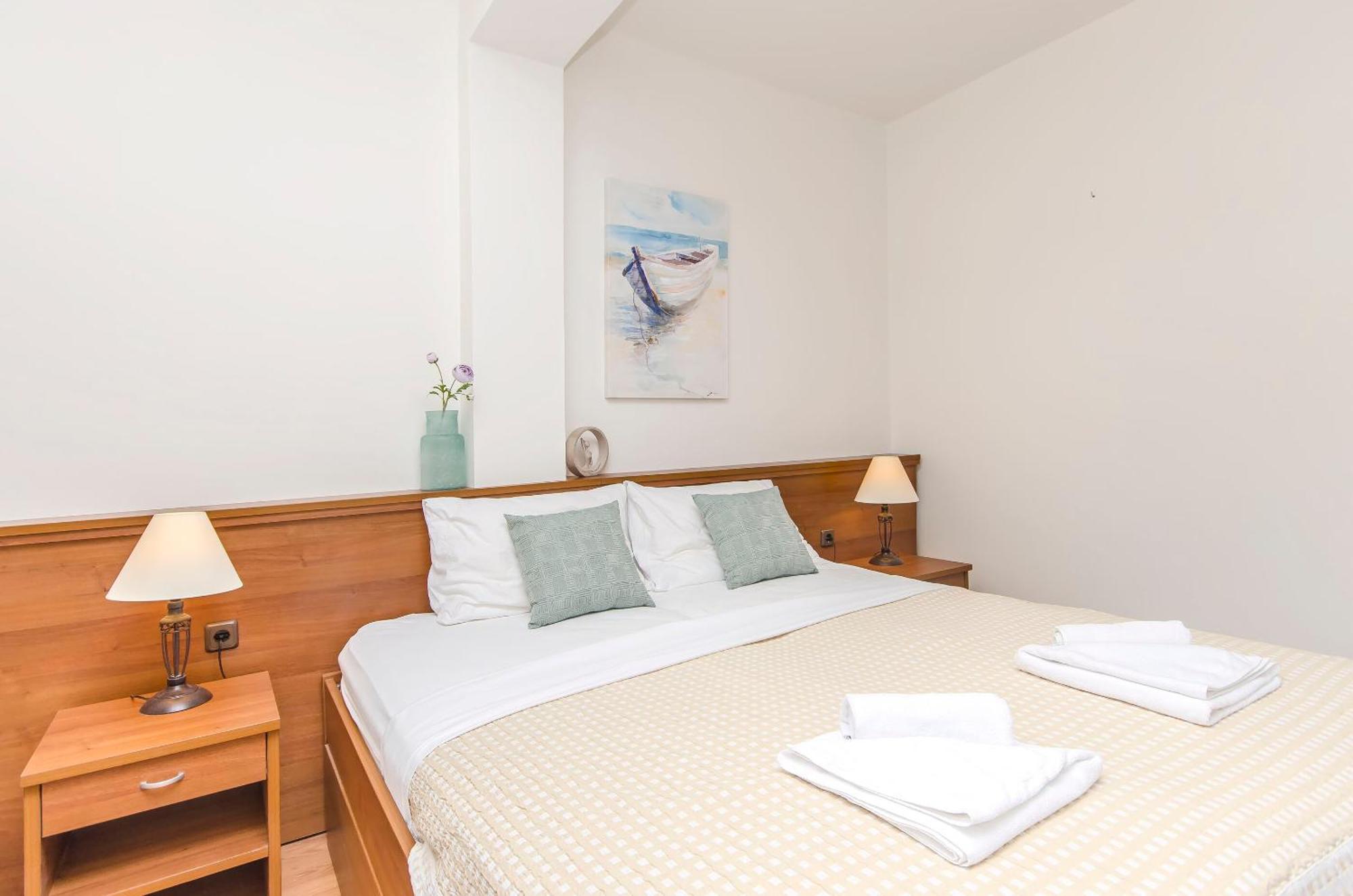 House Hotel Plava Laguna Tisno Exterior photo