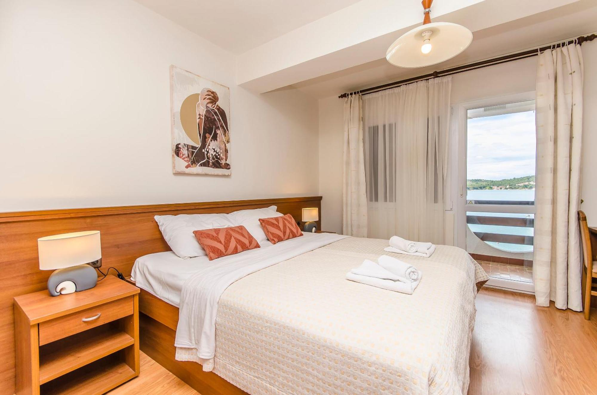 House Hotel Plava Laguna Tisno Exterior photo