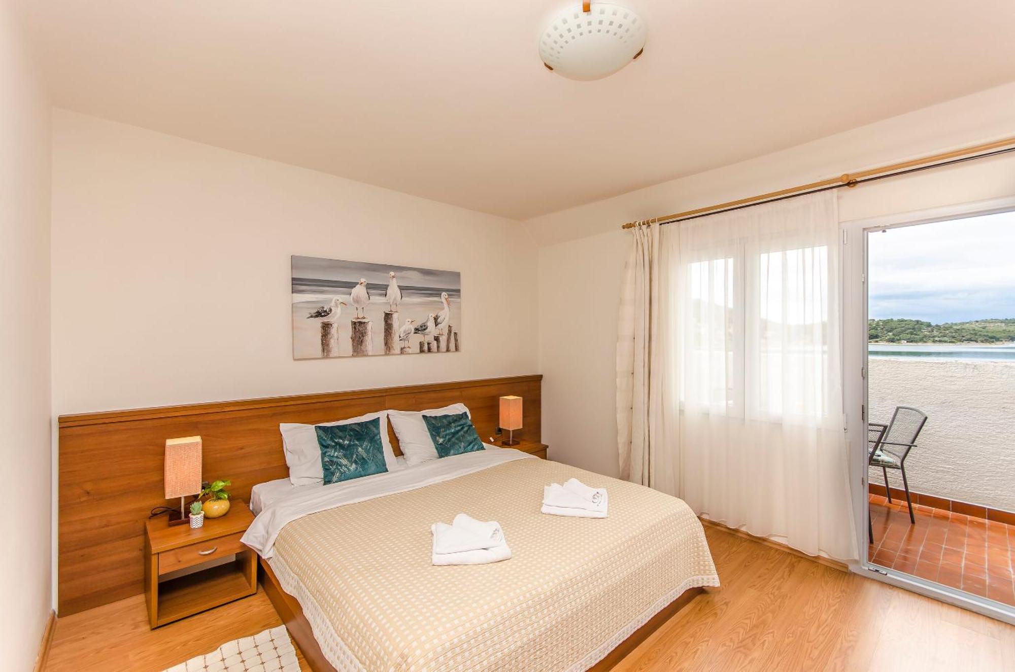 House Hotel Plava Laguna Tisno Exterior photo