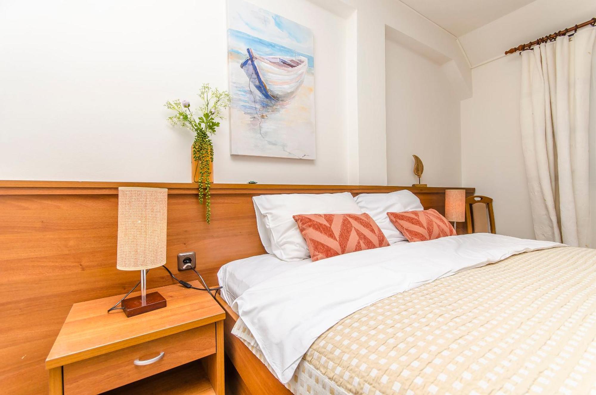 House Hotel Plava Laguna Tisno Exterior photo