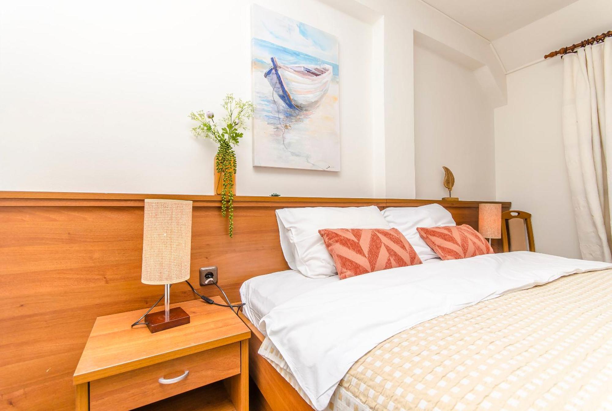 House Hotel Plava Laguna Tisno Exterior photo